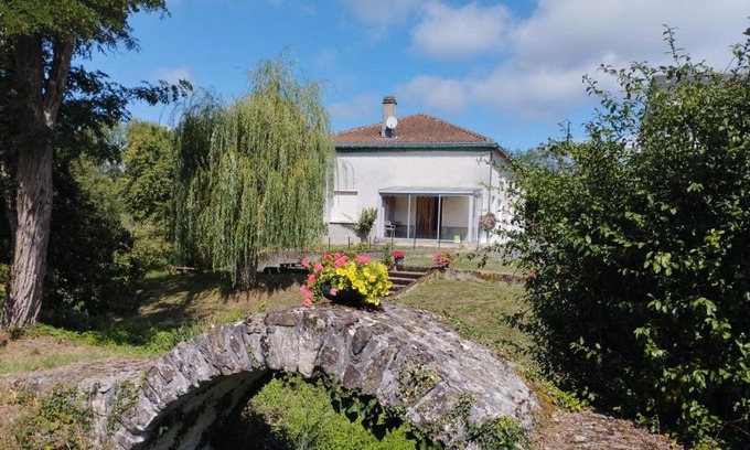Saint-Leger-Magnazeix House | Le puy de saint jean
