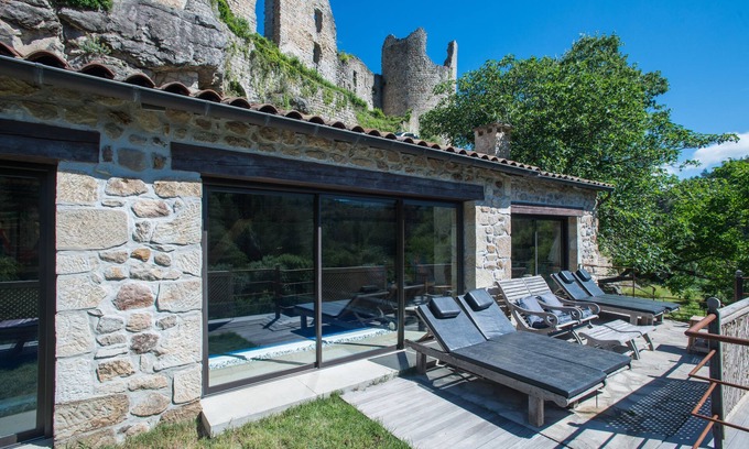 Saint-Michel-de-Boulogne House | Le Quartier du Château - 3 luxury gîtes (18 pers) - Swimming pool, Sauna, Spa.