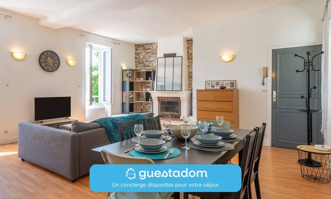 Laval Apartment | Le Quai - Wifi - Centre-ville