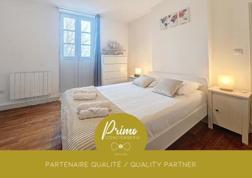 Moulins Apartment | Le Régemortes, centre ville et proche du CNCS, avec services premium by PRIMO C0NCIERGERIE
