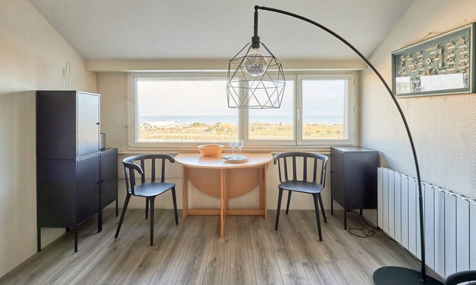 Courseulles-sur-Mer Apartment | Le Répit - Vue port à 200m de la plage