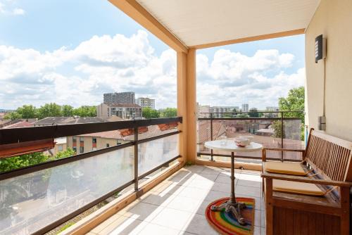Saint-Cyprien Apartment | Le République T3 hyper-centre - parking - terrasse