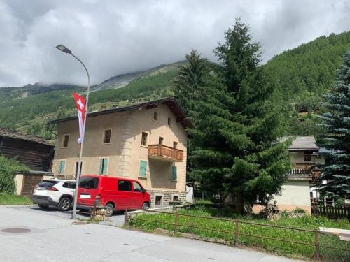 Taesch Ski Chalet | Le Randonneur charmful chalet near Zermatt 6 to 12p