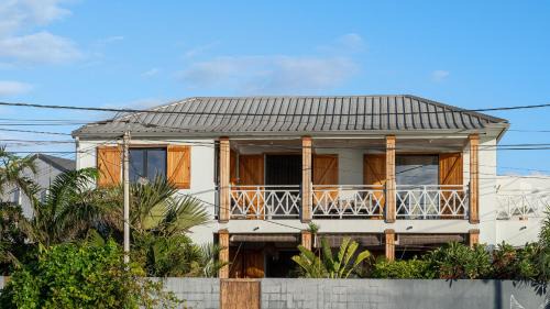 Saint-Pierre De La Reunion House | Le Rayon Bleu - Sunset View