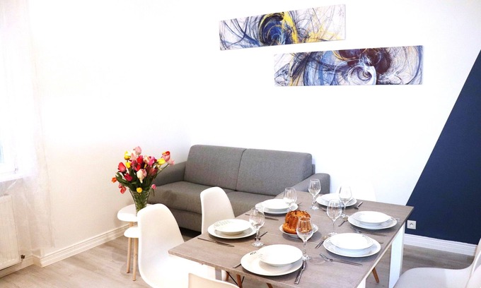Colmar Apartment | LE Refuge DES Reves Appartement Spacieux Avec Parking Gratuit
