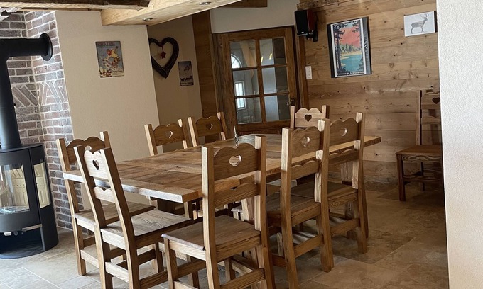 Anould Apartment | LE Refuge DU Chevrier Gîte Style Chalet Cosy 10 Personnes Hautes Vosges Nature