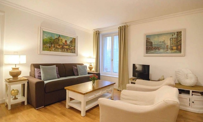 Faubourg-du-Roule Apartment | Le Regal Elysees Paris + Parking Space