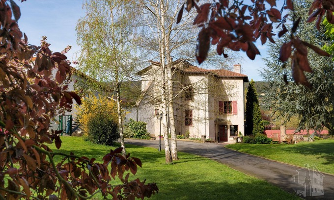Fleurieu-sur-Saone House | Le Relais Des Dames