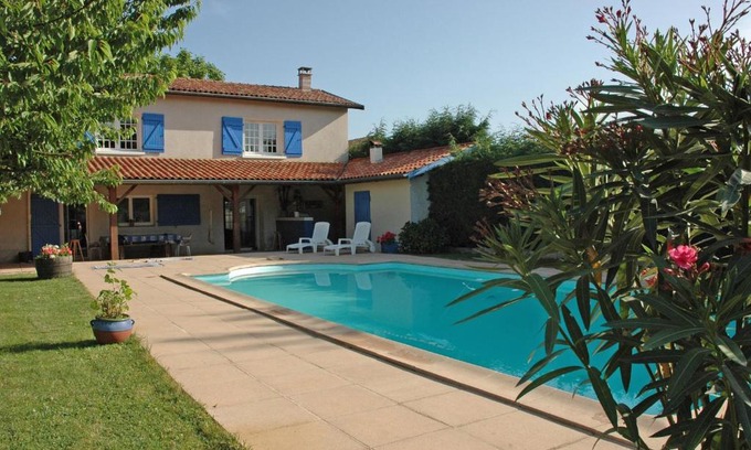 Civrieux Bed & Breakfast | Le Relais Du Grand Logis