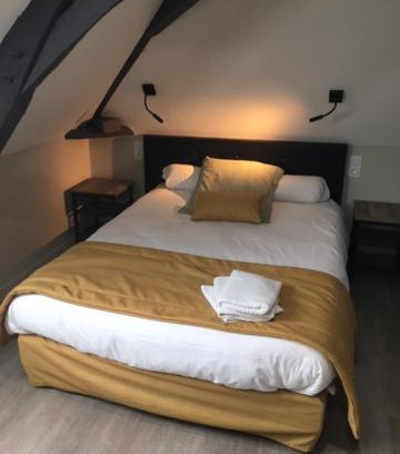 Saint-Quentin-les-Anges Hotel | Le Relais