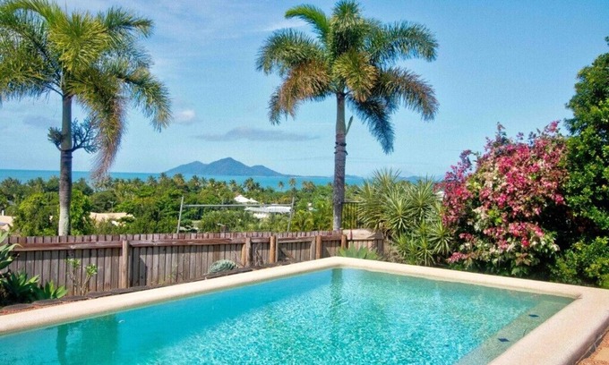 Mission Beach House | Le Reve - Modern Beach House Overlooking the Mission Beach Village