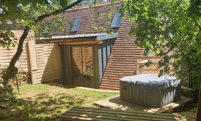 Carsac-Aillac House | Le séchoir, gite du XVIII siècle, jacuzzi privatif
