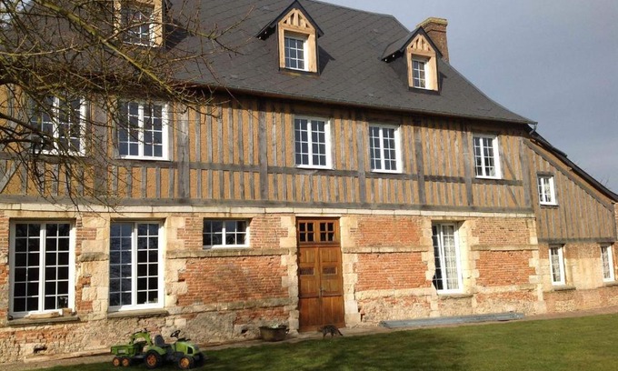 Amfreville-la-Campagne House | Le Saint Aubin- Maison d hôtes dans ce monastère du 16 siècle