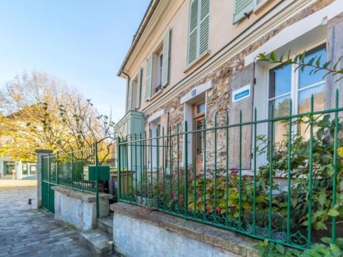Saint-Prix Apartment | Le Saint Jacques - Gite 2 pièces indépendant vue sur Paris et jardin