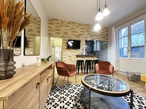 Chartres Apartment | Le Saint Julien - City center - Self-entrance