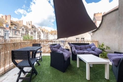 Gien Apartment | Le Saint-Louis 1, Terrasse, Cosy, cœur de ville bord de Loire, commerces à pied