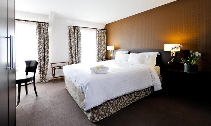 Mezidon-Canon Hotel | Le Saint-Pierre