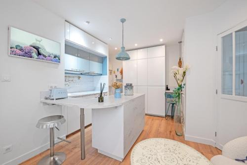 Saint - Aubin - Dupuy Apartment | Le Sapphire