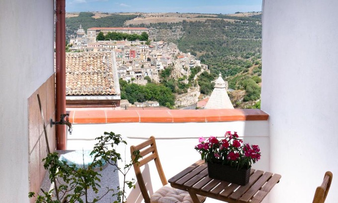 Ragusa House | Le Scale Sul Barocco