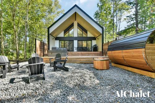 Pont-Rouge Ski Chalet | Le Scandinave - Détente avec Sauna et Spa privé