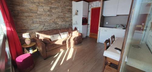 Val-Thorens Apartment | Le Serac W6 appartement with panoramic mountainview end of the hallway managed by private host