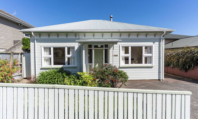Akaroa House | Le Solterre - Akaroa Holiday Home