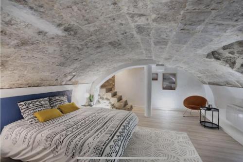 Quartier Vieux Marche-Cathedrale Apartment | Le spa du Donjon- Rouen Gare