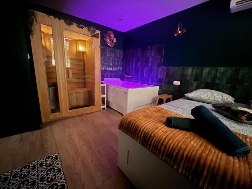 Les Caillols Apartment | Le SPEAK EASY/JACUZZI ET SAUNA