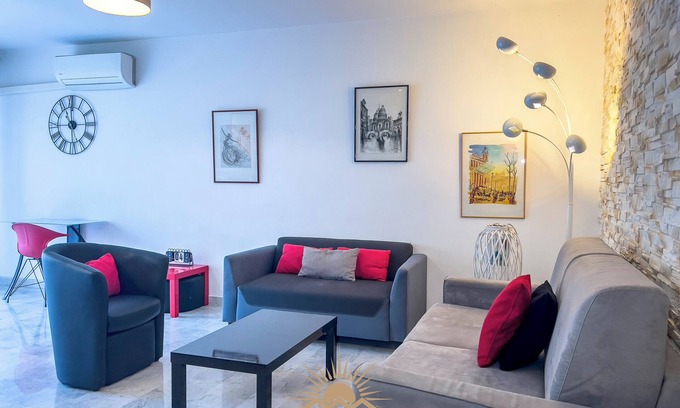 Riou - Petit Juas - Av de Grasse Apartment | LE SURCOUF Appartement by 4 By SUNSET