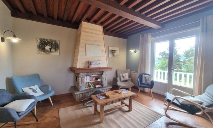 Saint-Georges-en-Couzan House | Le Temps des Cerises