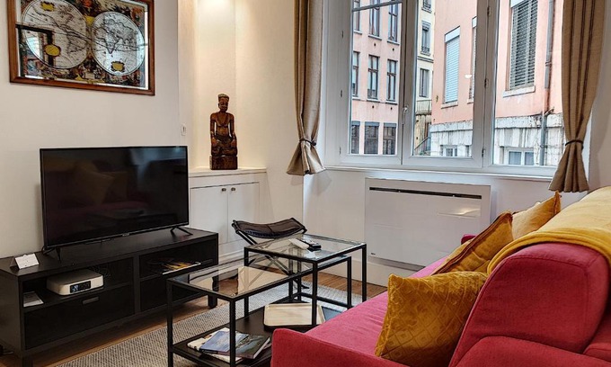 Boucle - Gros Caillou Apartment | Le Tisserand by Cocoonr