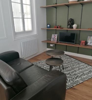 Rochefort Apartment | Le Tréville Grand Studio Cosy 32M2