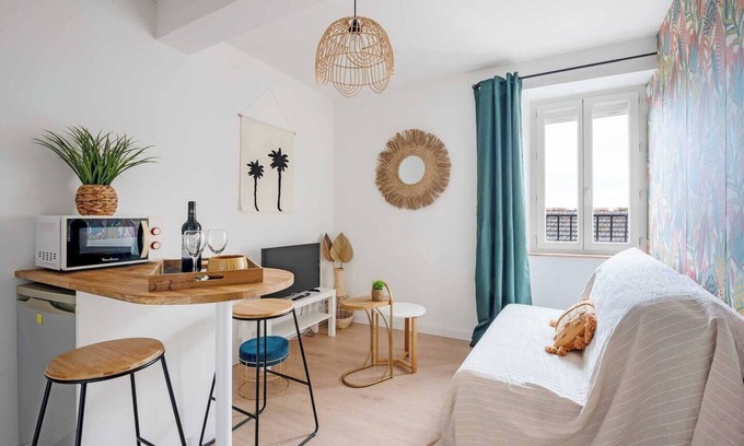 Mazamet Apartment | Le Tropical: renovated T2 Cosy and colorful atmosphere