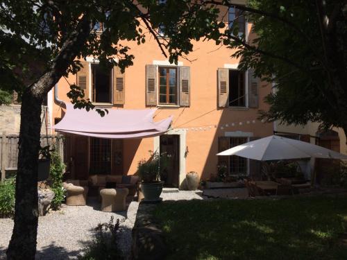 Jausiers Bed & Breakfast | Le Val d'Ailleurs