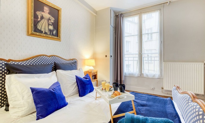 Notre-Dame Apartment | "Le Versailles" 2 minutes walk 🚶 ♀️ from the Castle 👑