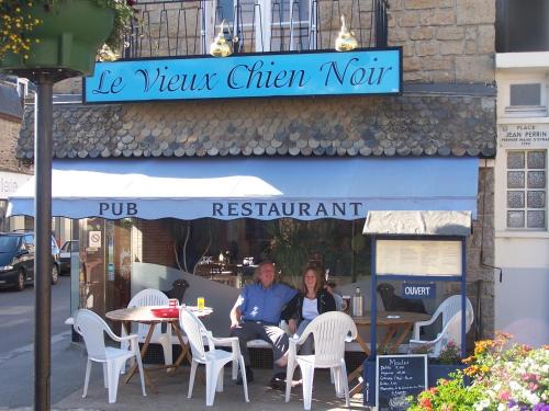 Evran House | Le Vieux Chien Noir