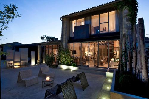 Echire House | Le392Bis