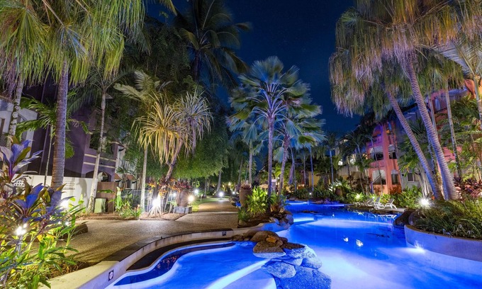 Westcourt Apartment | Leaf Luxe - 9 Pools BBQ Gym