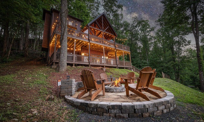 Foxfire Estates House | Leaf Peeper Point - Mountain View | Hot Tub | Game Room