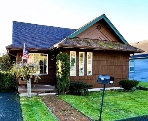 Aberdeen House | Leah's Homestay in Hoquiam