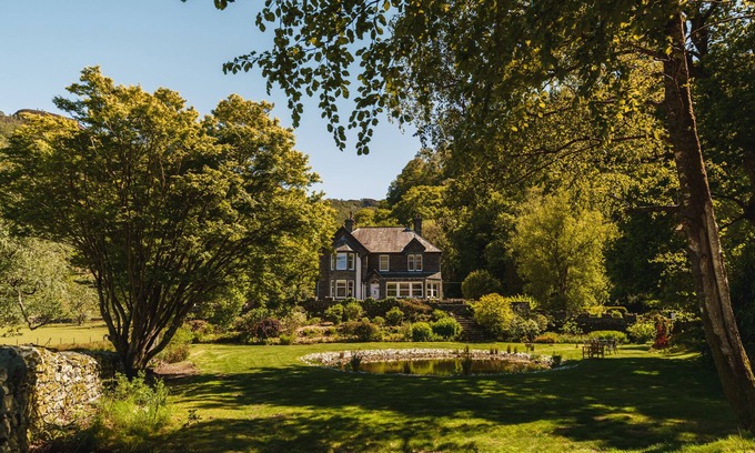 Manesty Cottage | LEATHES HEAD COUNTRY HOUSE, pet friendly, with hot tub in Keswick