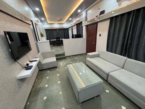 Indore House | Leela Homestay Indore - Tulip - 2 BHK Luxury apartment