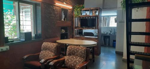 Panchgani House | Leela villa - Ancient Redstone Escape