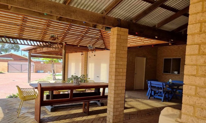 Leeman House | leeman boat house