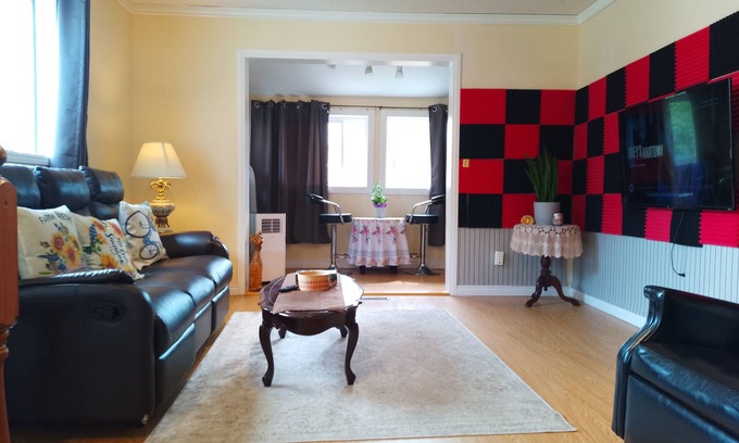 Red Deer House | Legal 1 bedroom suite in quiet/mature area,close shopping plaza and traffic.