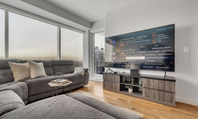 Downtown Edmonton Apartment | Legends - Executive Suite, Luxury Amenities, Pool