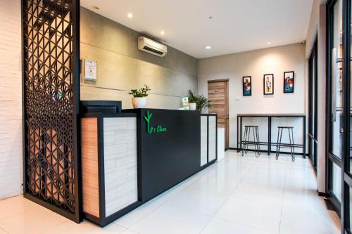 Jakarta House | LeGreen Suite Supomo