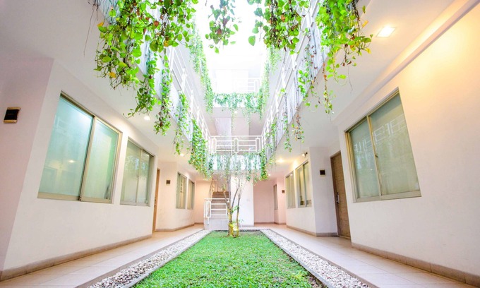 Bendungan Hilir Hotel | LeGreen Suite Tondano