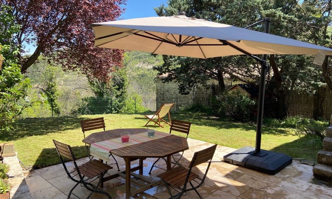 Limans House | Lei Barris, charming village house for 8 people with wooded garden.