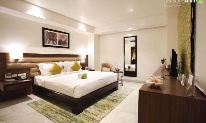 Panch Batti Hotel | Leisure Inn Grand Chanakya